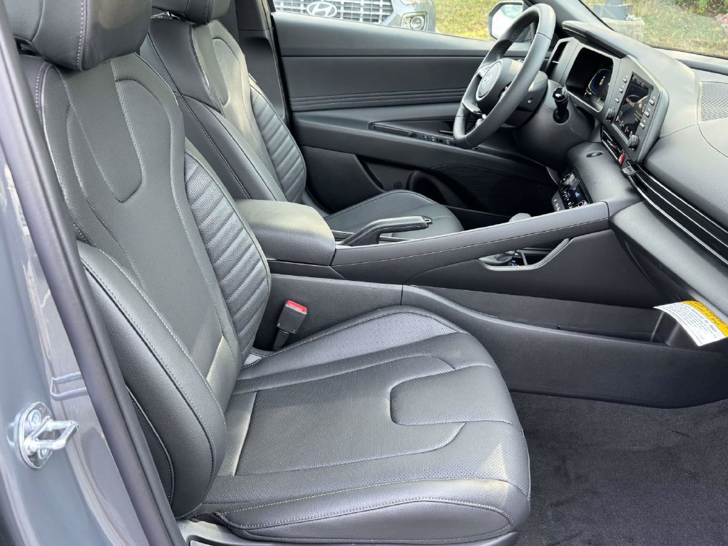 New 2026 Hyundai Elantra SEL Sport FWD image 9