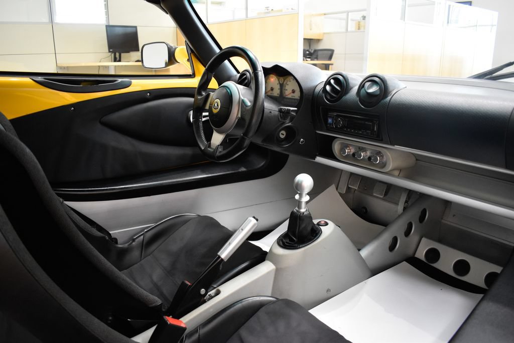 Used 2005 Lotus Elise RWD image 23