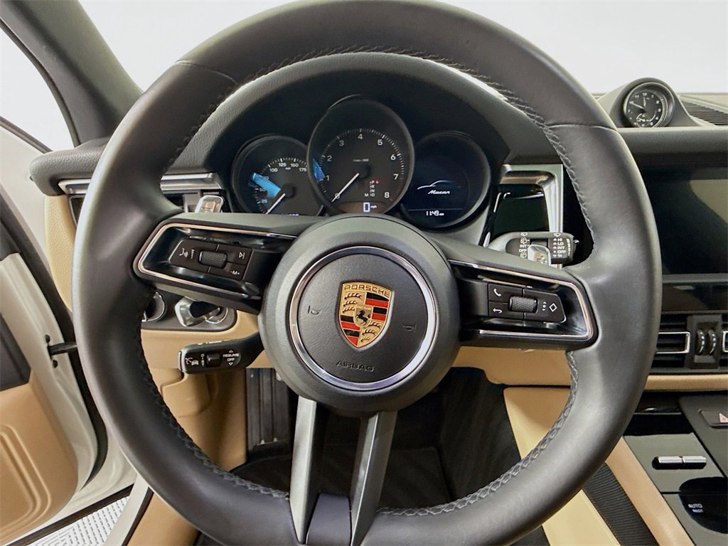Used 2023 Porsche Macan image 12