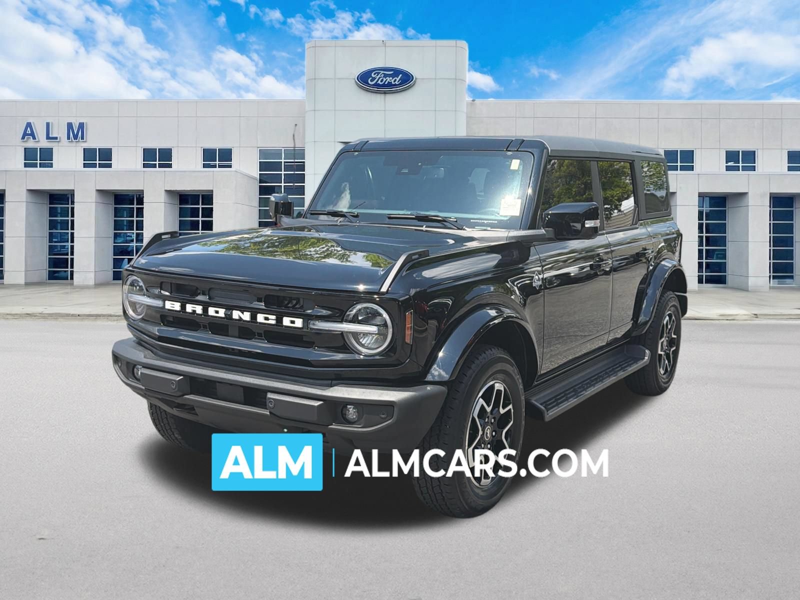 Used 2025 Ford Bronco Outer Banks AWD/4WD image 1