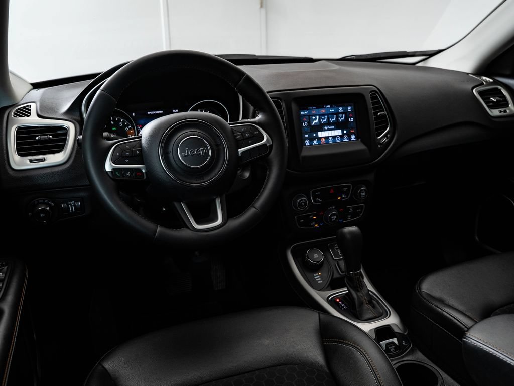 Used 2018 Jeep Compass Latitude w/ Popular Equipment Group AWD/4WD image 4