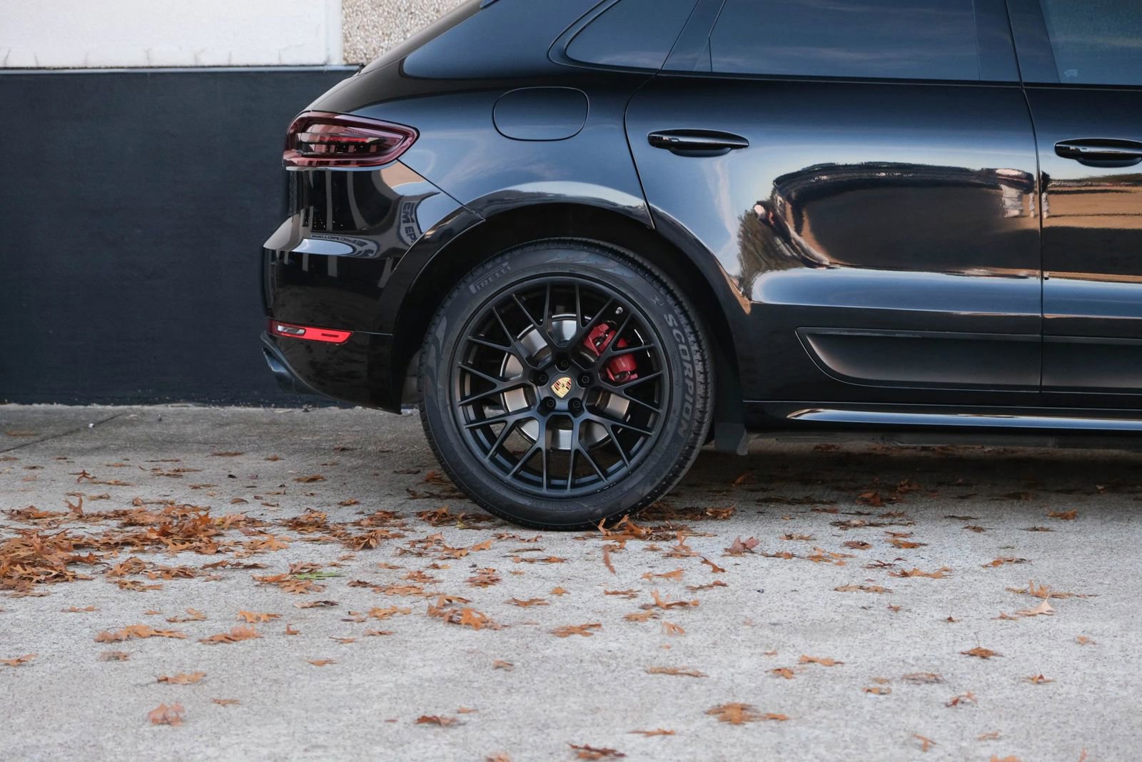 Used 2017 Porsche Macan GTS w/ Premium Package Plus image 12