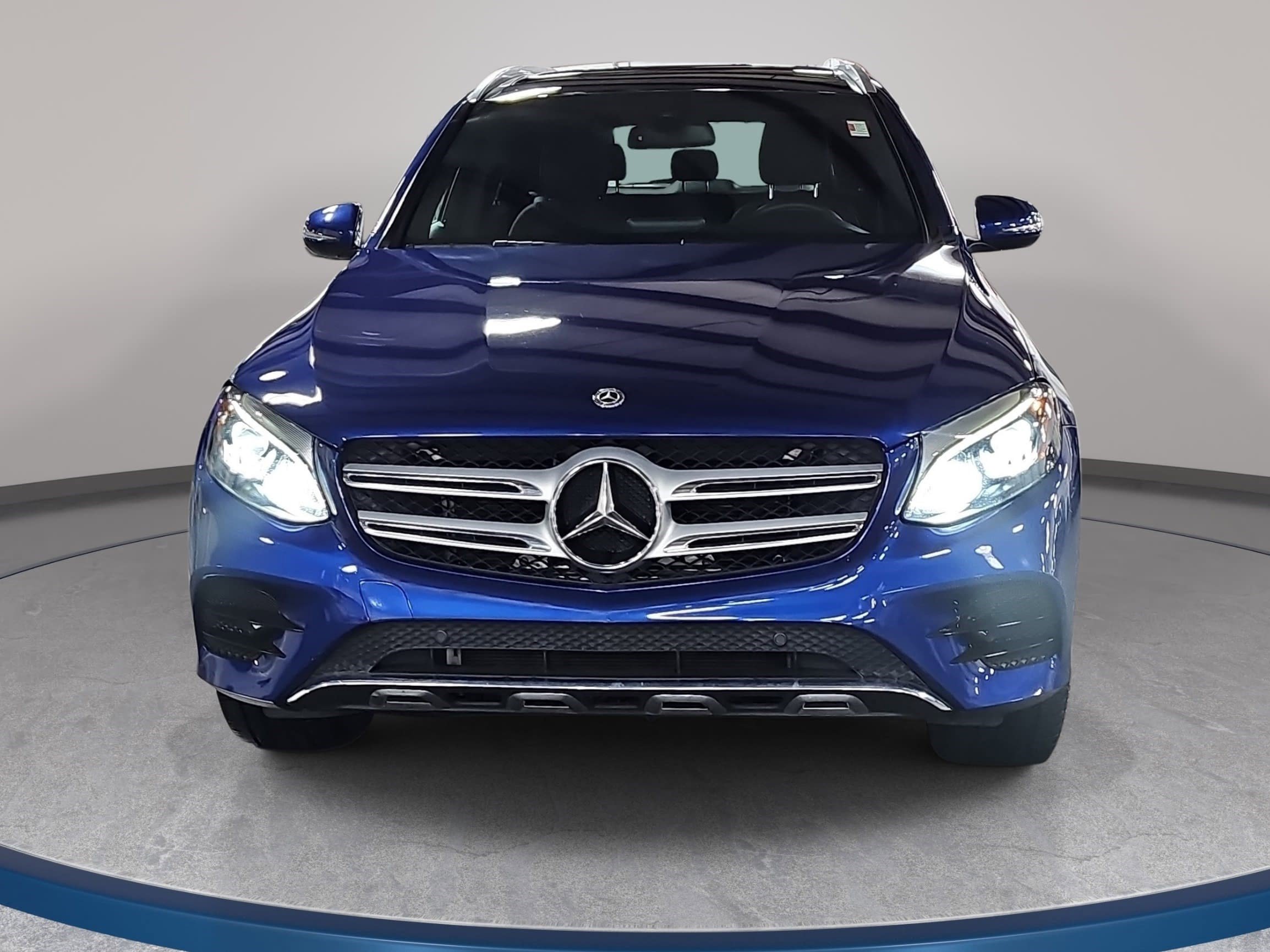 Used 2018 Mercedes-Benz GLC 300 4MATIC image 2