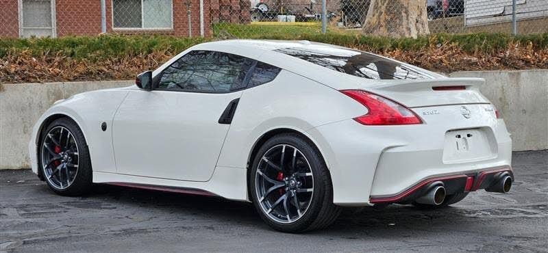 Used 2016 Nissan 370Z NISMO image 3