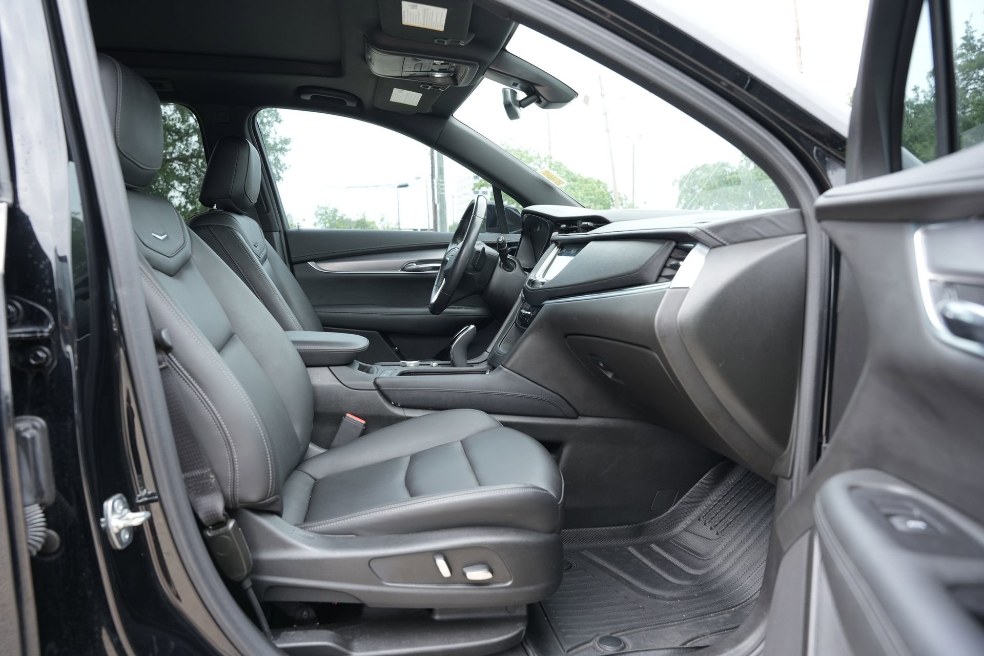 Used 2024 Cadillac XT6 Luxury FWD image 26