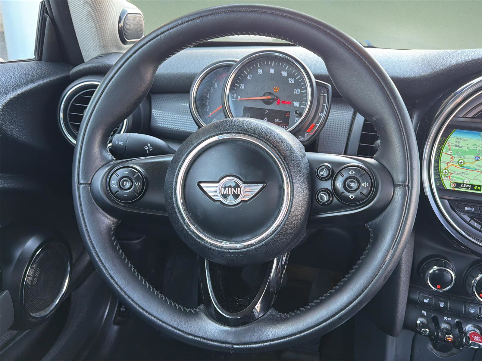 Used 2018 MINI Cooper 2-Door Hardtop image 18