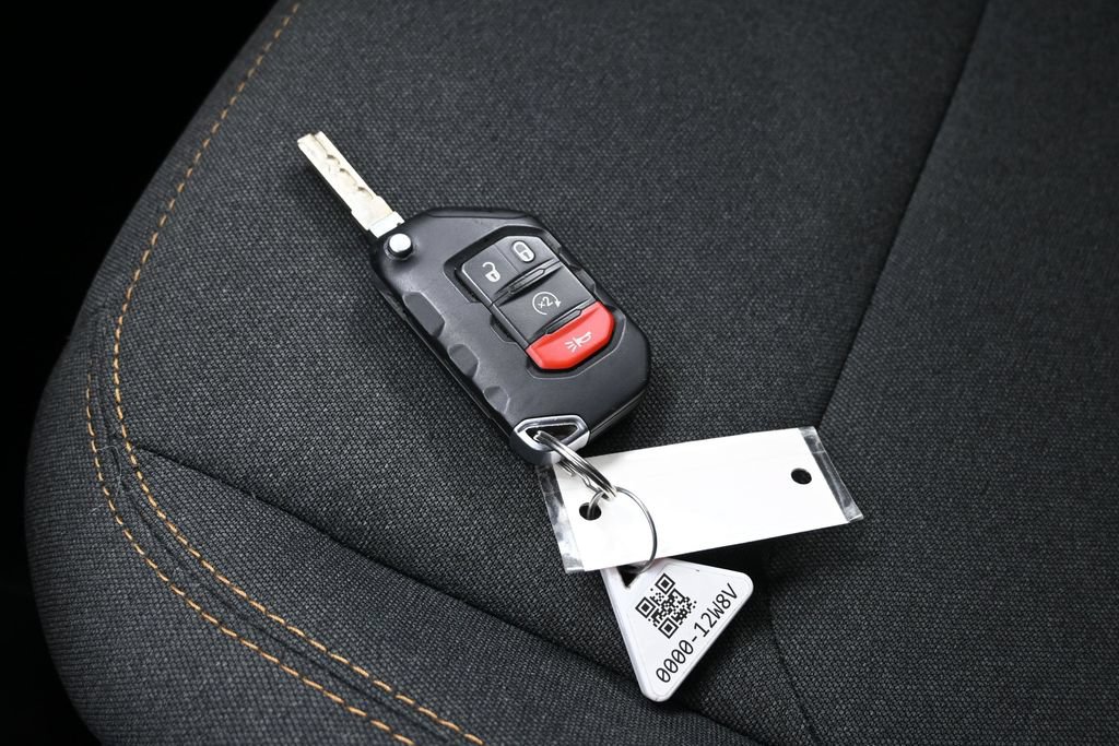 Used 2024 Jeep Wrangler Unlimited Sahara AWD/4WD image 33