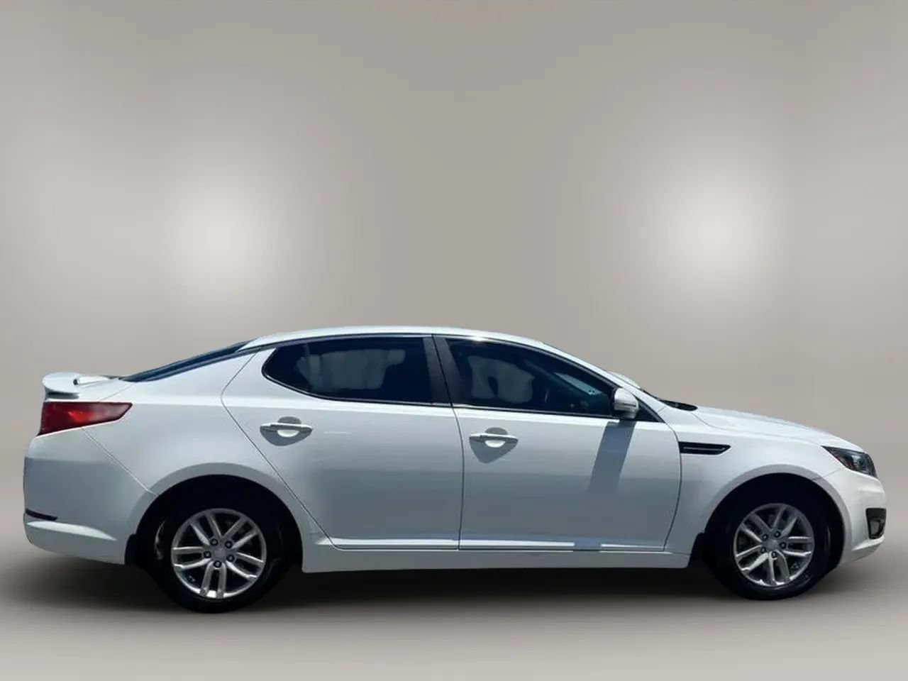 Used 2012 Kia Optima LX FWD image 5