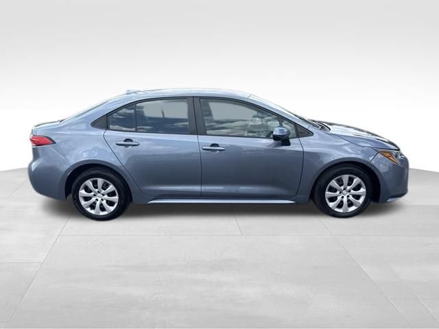 Used 2024 Toyota Corolla LE FWD image 6