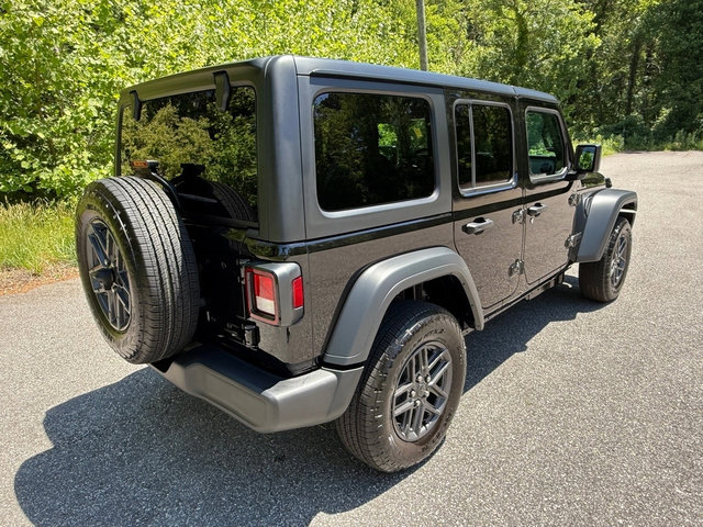 Used 2026 Jeep Wrangler Unlimited Sport AWD/4WD image 6