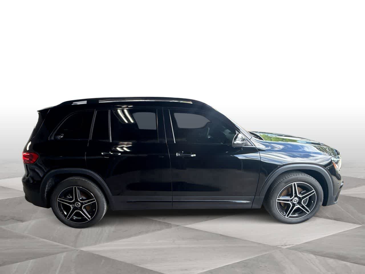 Used 2024 Mercedes-Benz GLB 250 image 9