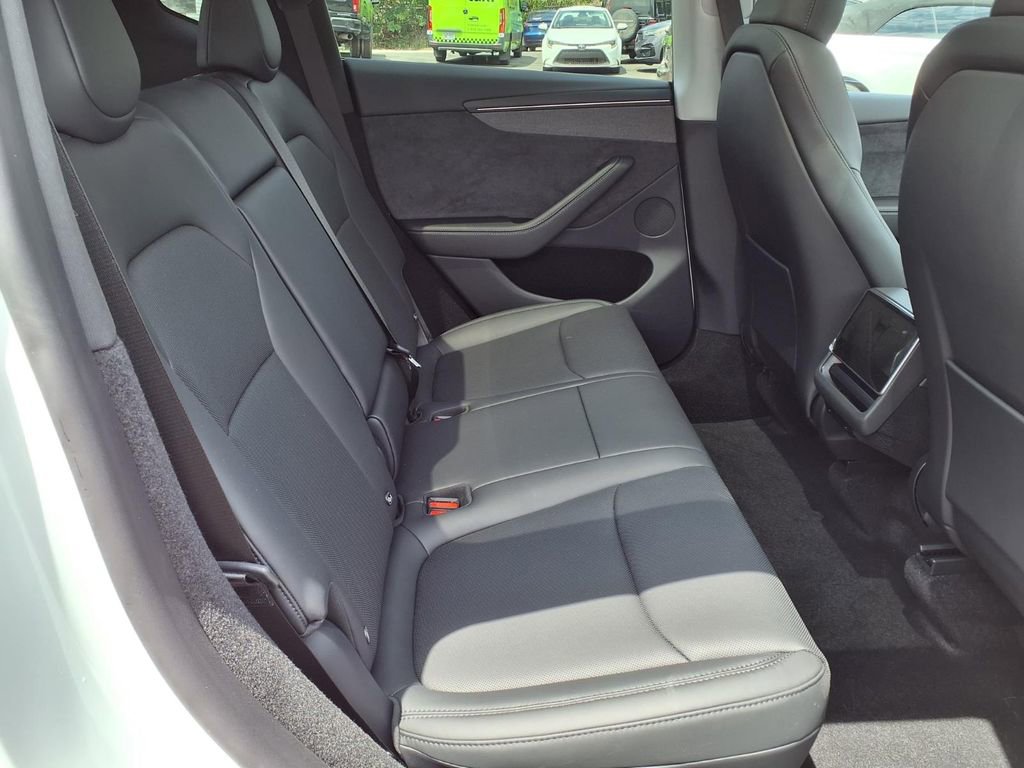 Used 2026 Tesla Model Y Long Range AWD/4WD image 15