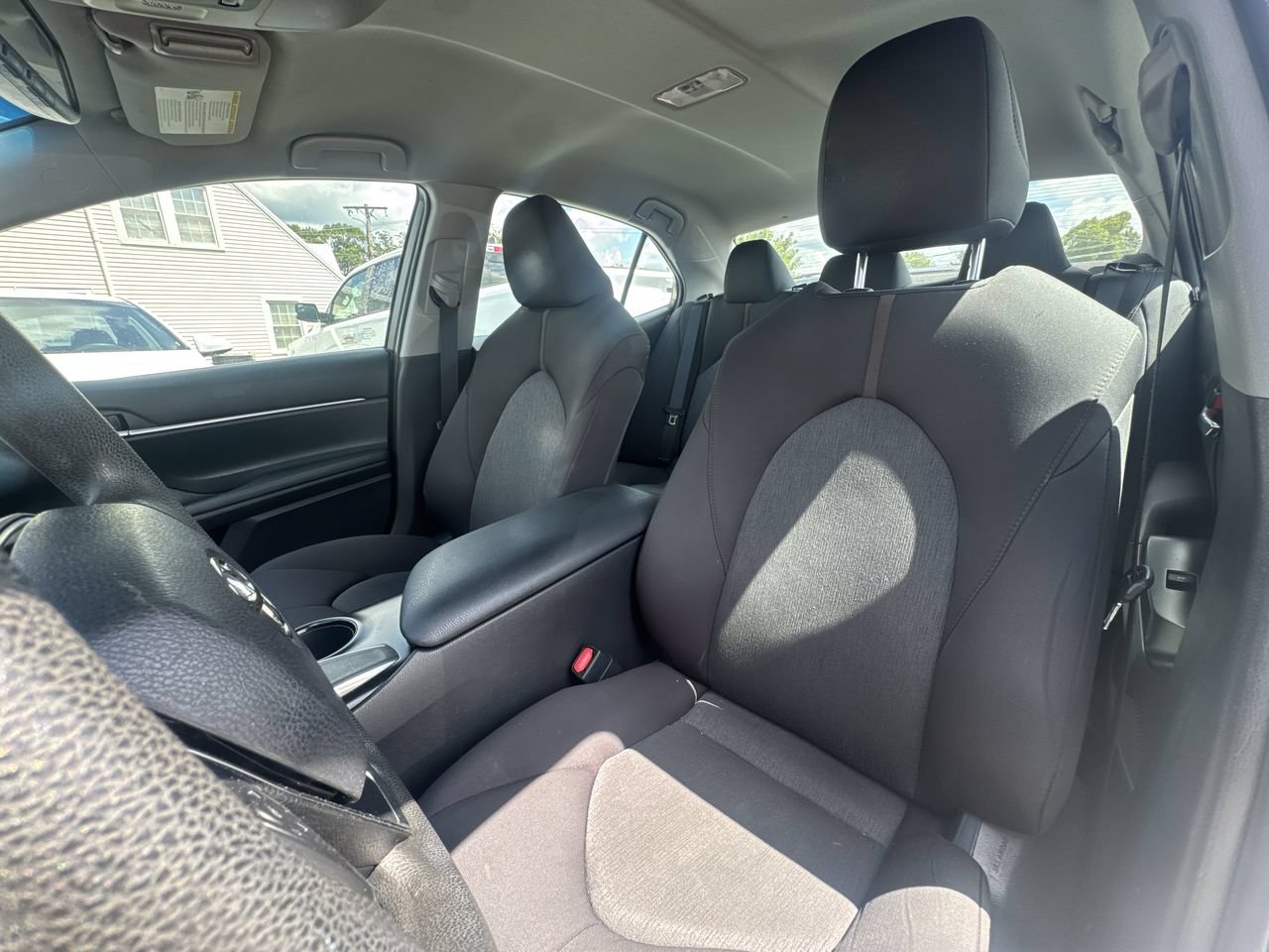 Used 2018 Toyota Camry LE w/ Convenience Package FWD image 2