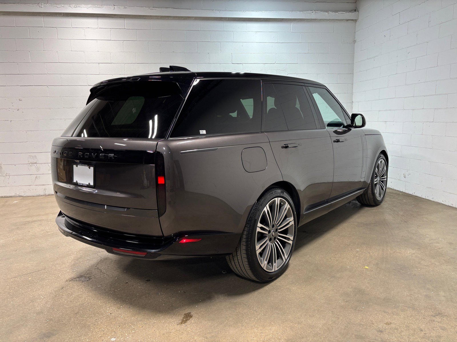Used 2025 Land Rover Range Rover SE AWD/4WD image 6