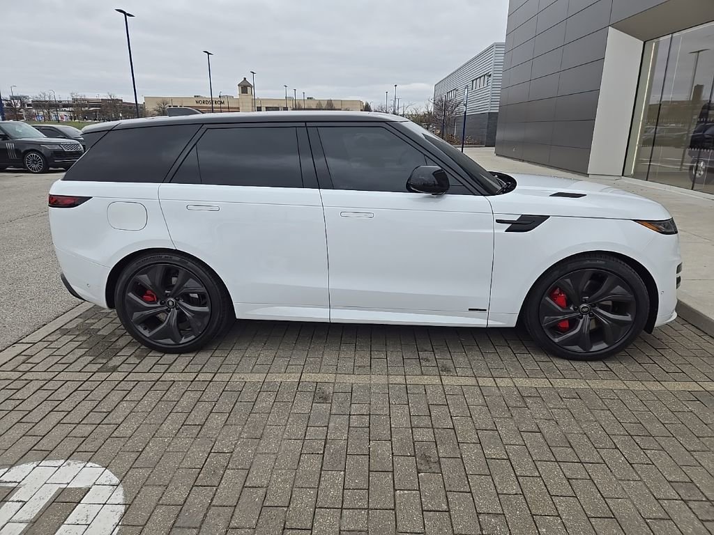 Used 2025 Land Rover Range Rover Sport Autobiography image 4