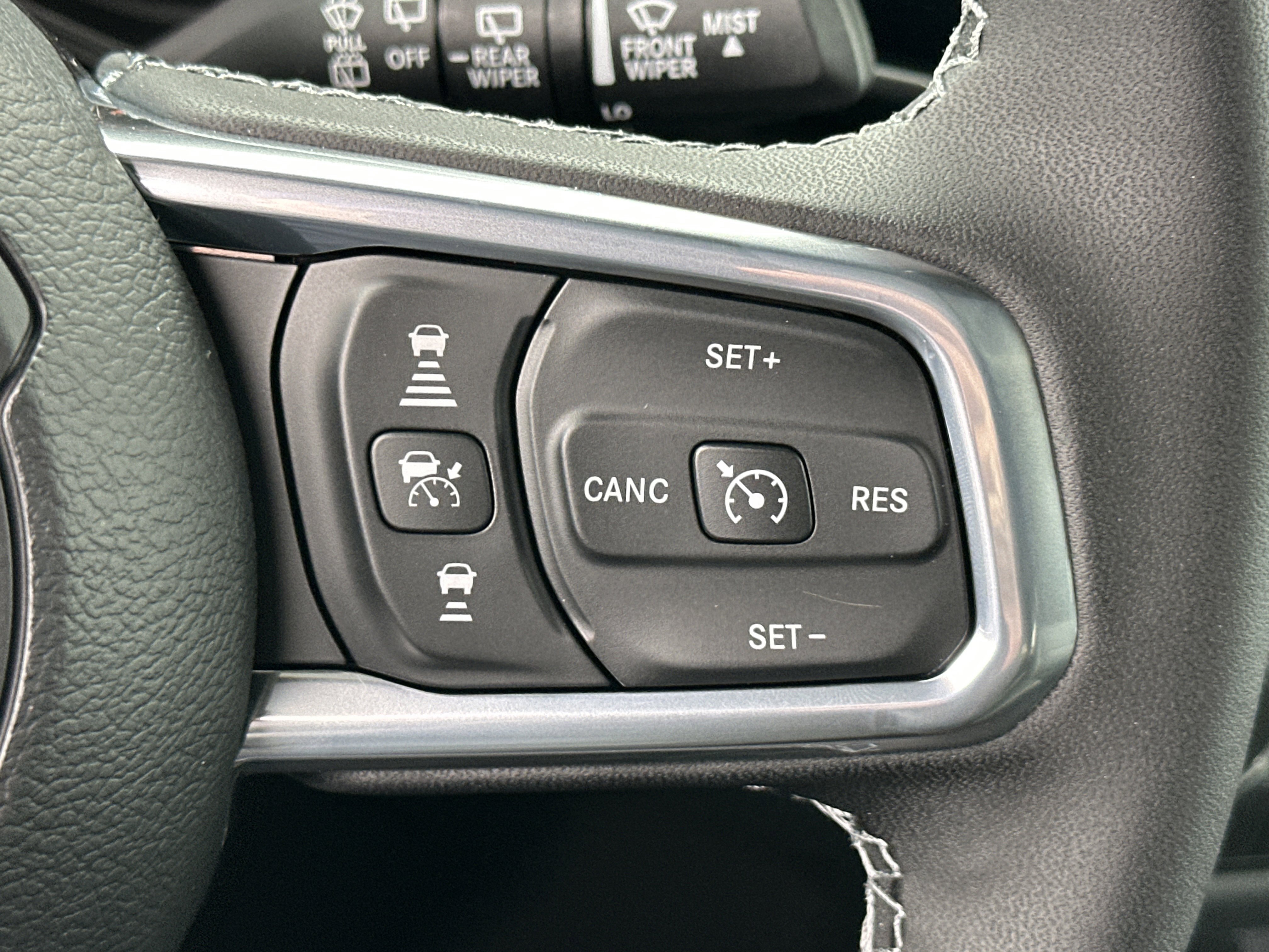 New 2026 Jeep Wrangler Unlimited Sahara AWD/4WD image 8