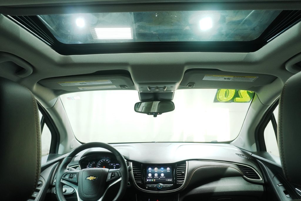 Used 2020 Chevrolet Trax LT w/ Sun & Sound Package FWD image 21