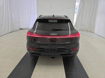 Used 2022 Audi e-tron Premium w/ Convenience Plus Package AWD/4WD image 6