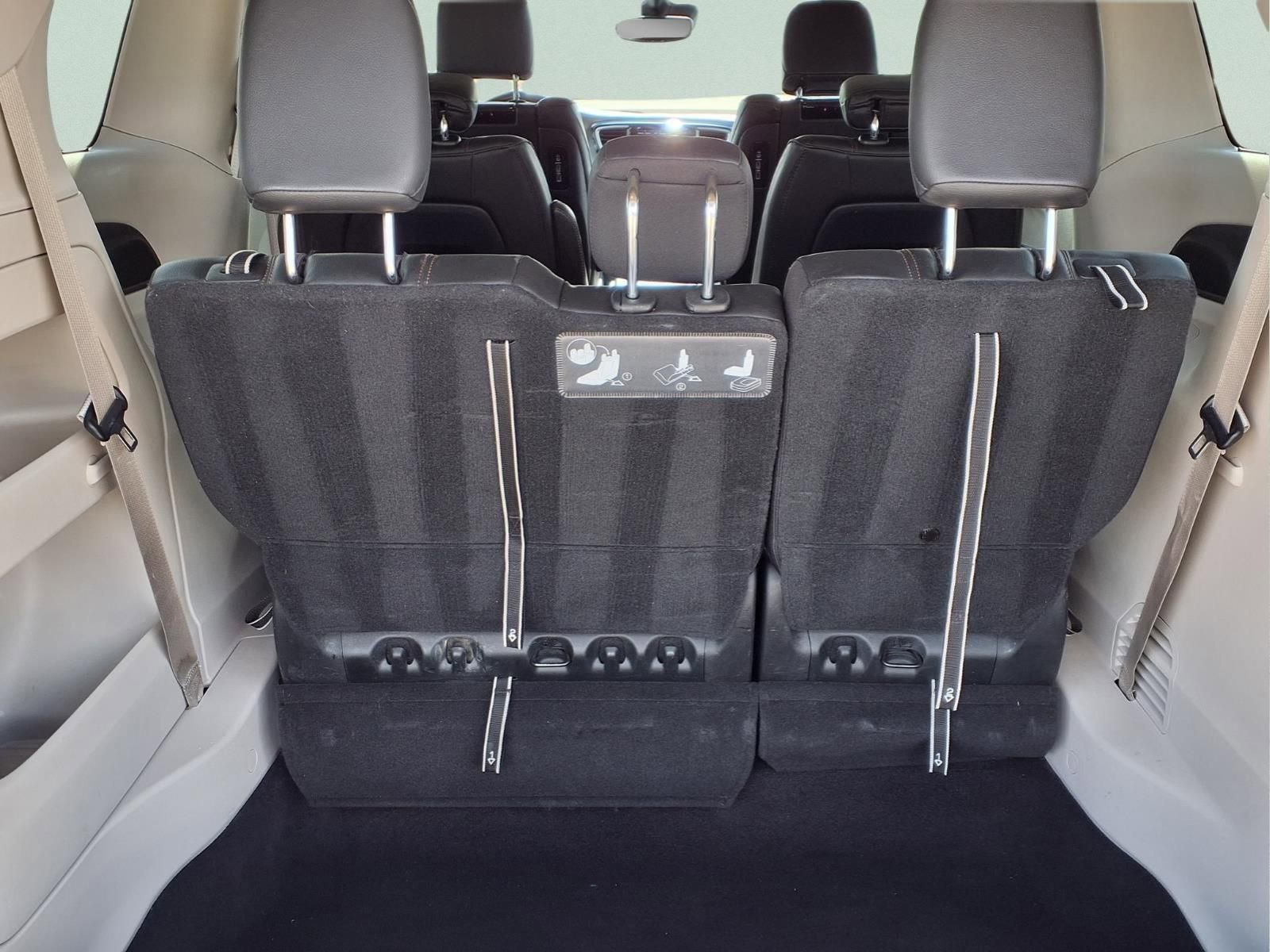 Used 2020 Chrysler Pacifica Touring-L Plus w/ Tire & Wheel Group image 12