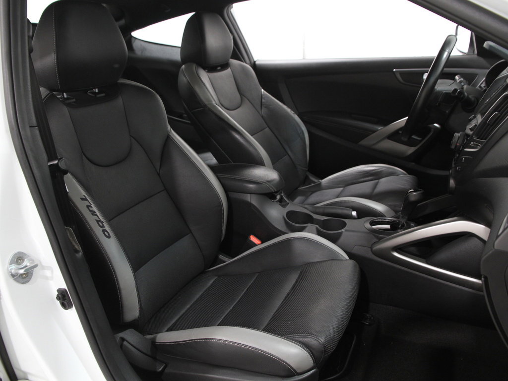 Used 2016 Hyundai Veloster Turbo image 16