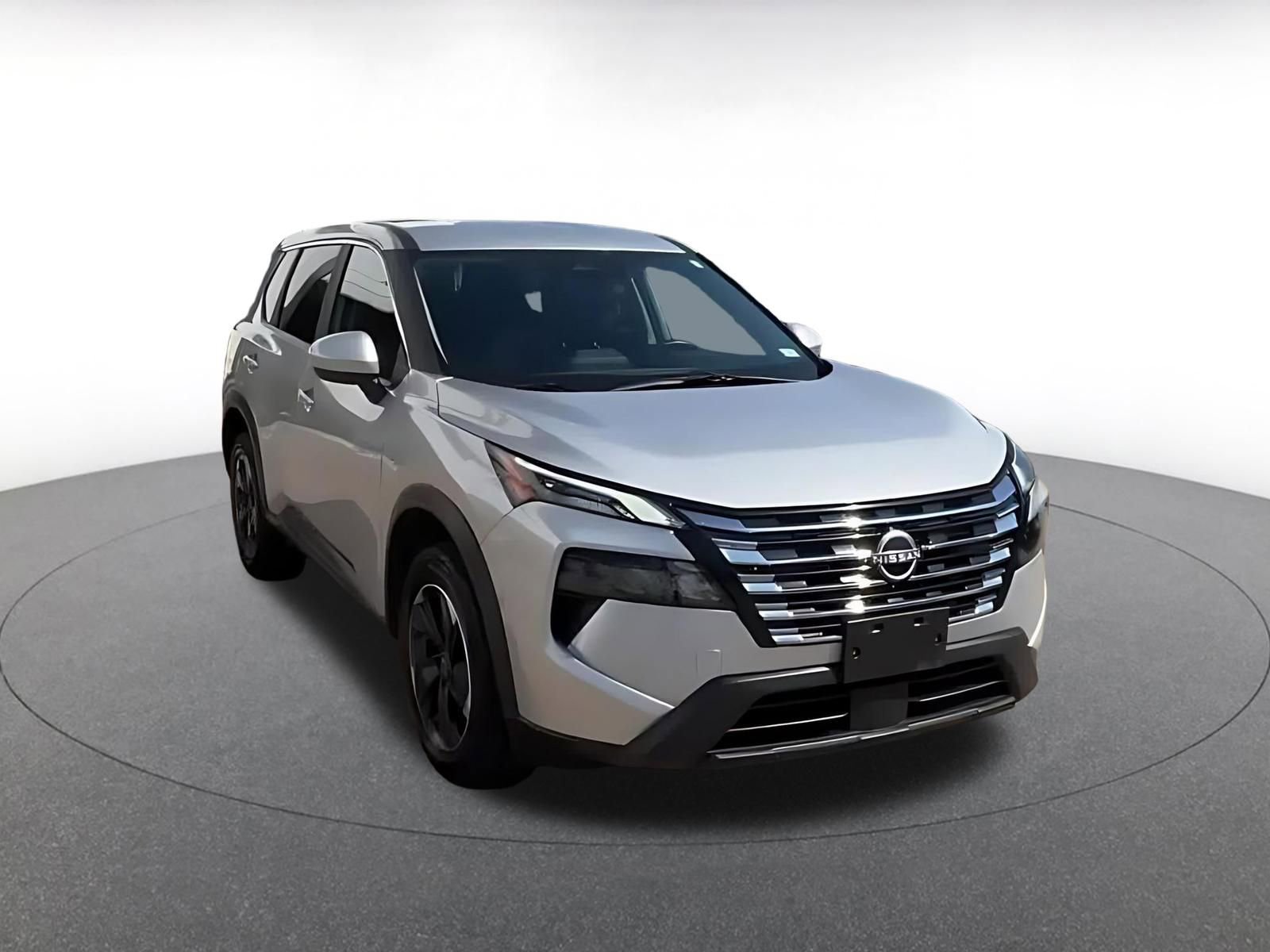 Used 2025 Nissan Rogue SV AWD/4WD image 3