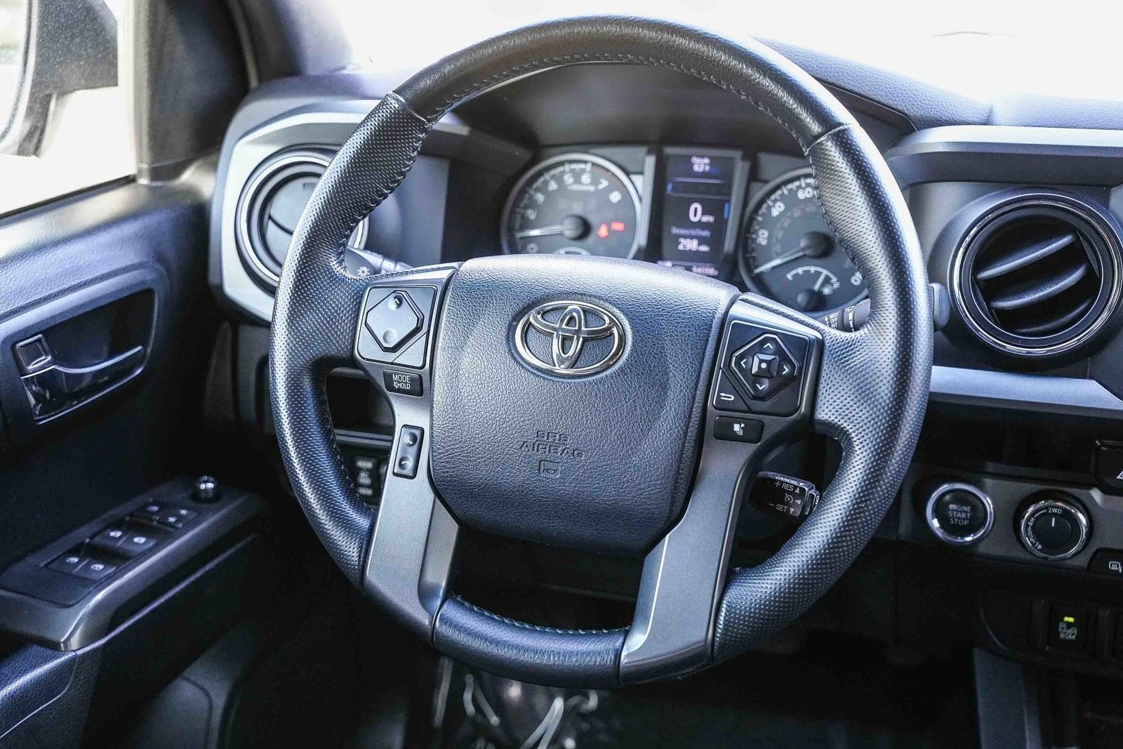 Used 2017 Toyota Tacoma TRD Pro AWD/4WD image 15