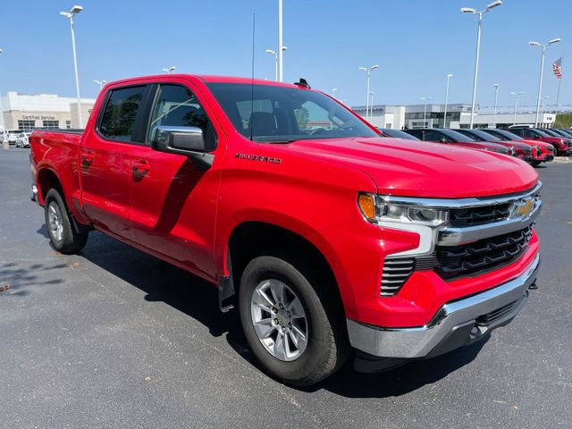 Used 2025 Chevrolet Silverado 1500 LT AWD/4WD image 7