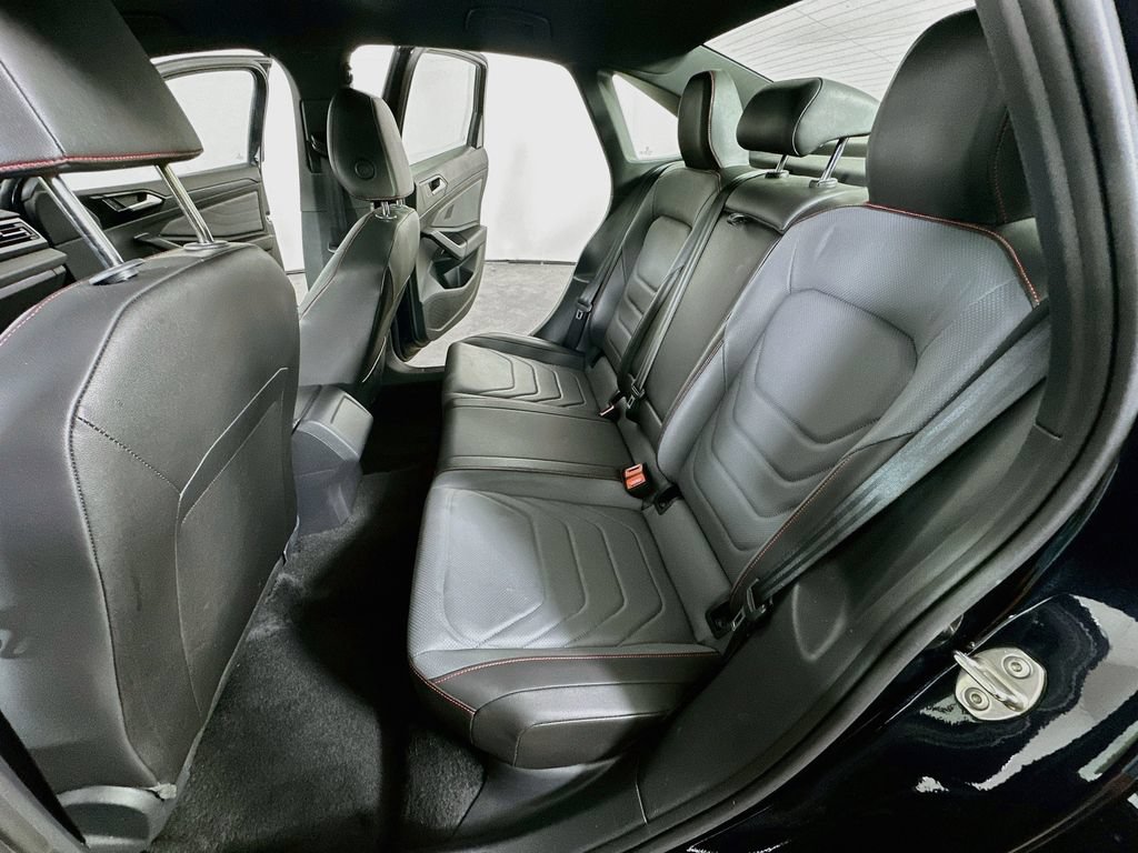 Used 2025 Volkswagen Jetta GLI Autobahn FWD image 14