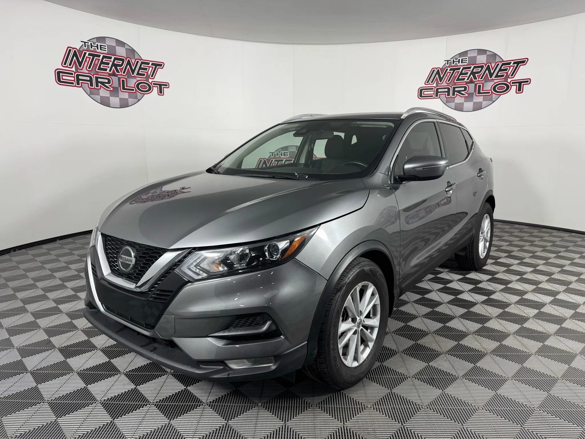 Used 2021 Nissan Rogue Sport SV image 3
