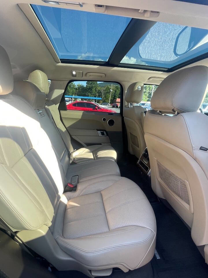 Used 2014 Land Rover Range Rover Sport HSE image 18