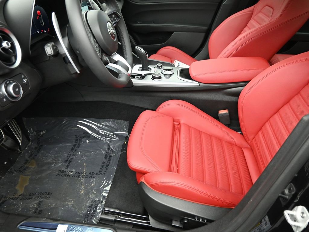 New 2026 Alfa Romeo Giulia AWD w/ Driving Assist Package image 10