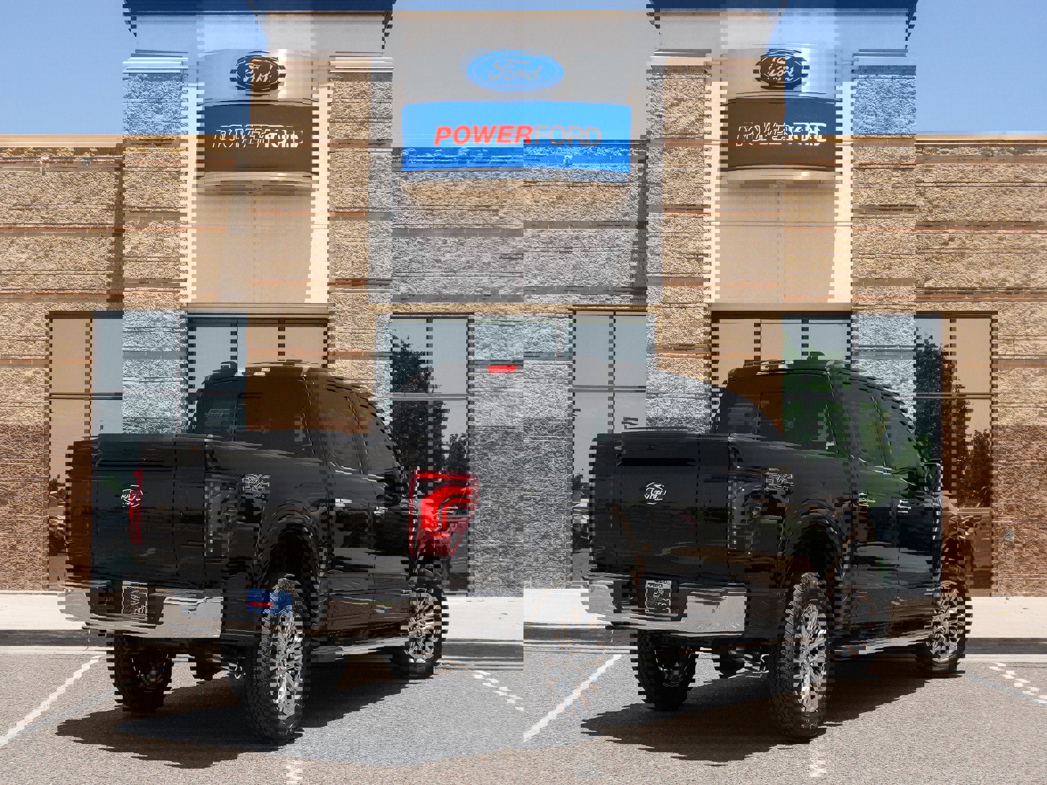 New 2025 Ford F150 Lariat w/ Equipment Group 502A High image 6