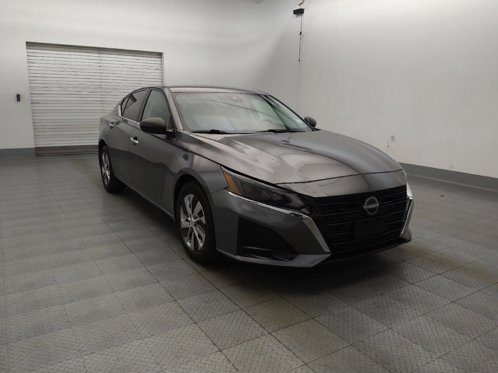 Used 2024 Nissan Altima 2.5 S FWD image 13