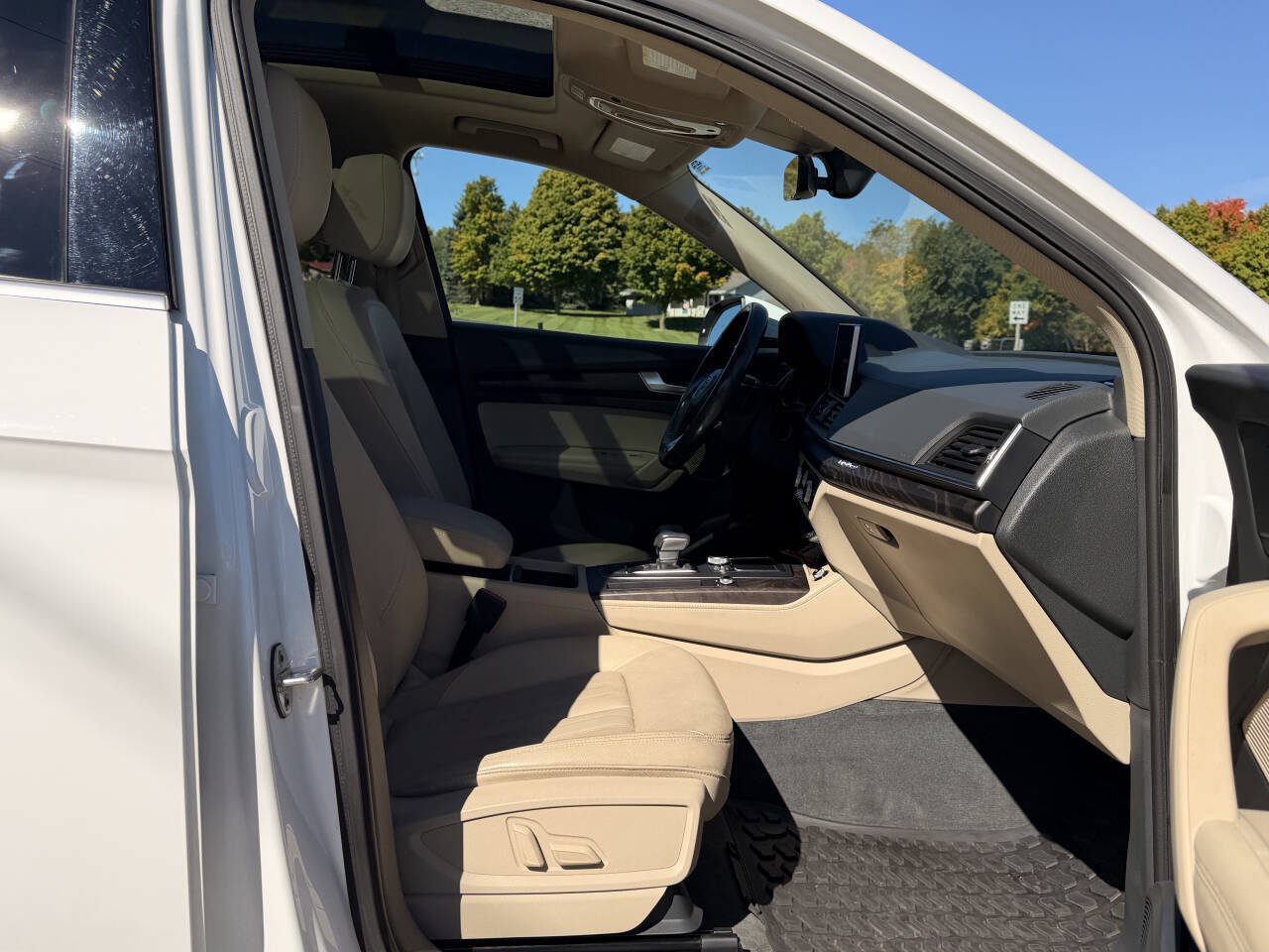 Used 2019 Audi Q5 2.0T Premium Plus w/ Premium Plus Package AWD/4WD image 32