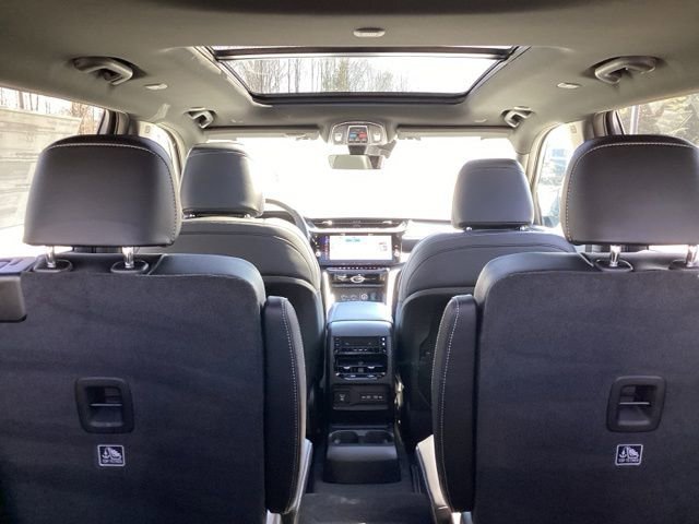 New 2026 Jeep Grand Cherokee L Limited w/ Limited Altitude Package AWD/4WD image 16