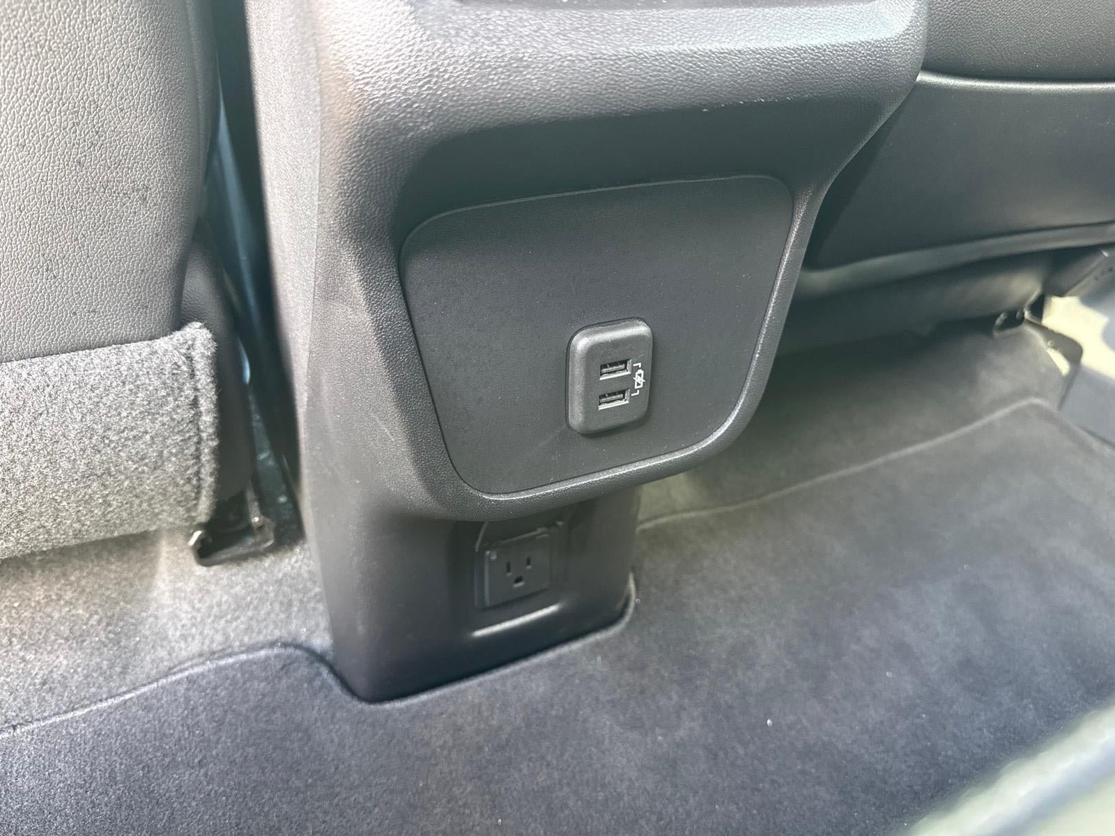 Used 2024 GMC Terrain SLT AWD/4WD image 7