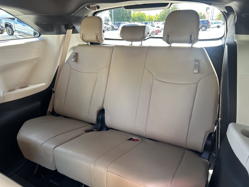 Certified 2022 Toyota Sienna Limited AWD/4WD image 33