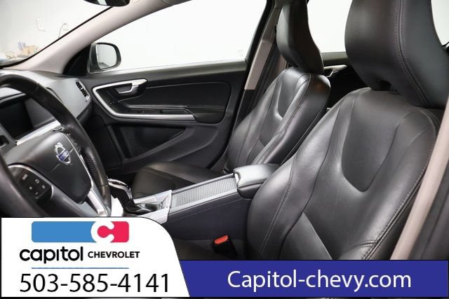 Used 2017 Volvo V60 T5 Premier w/ Convenience Package FWD image 11