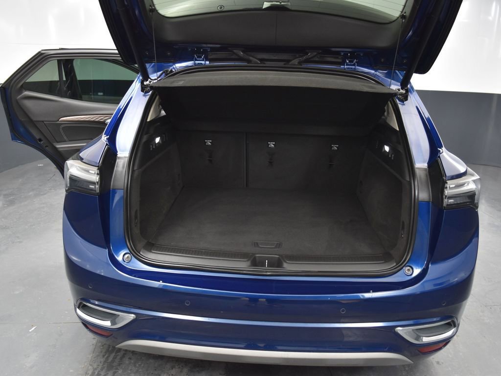 Used 2022 Buick Envision Avenir w/ Technology Package II FWD image 25