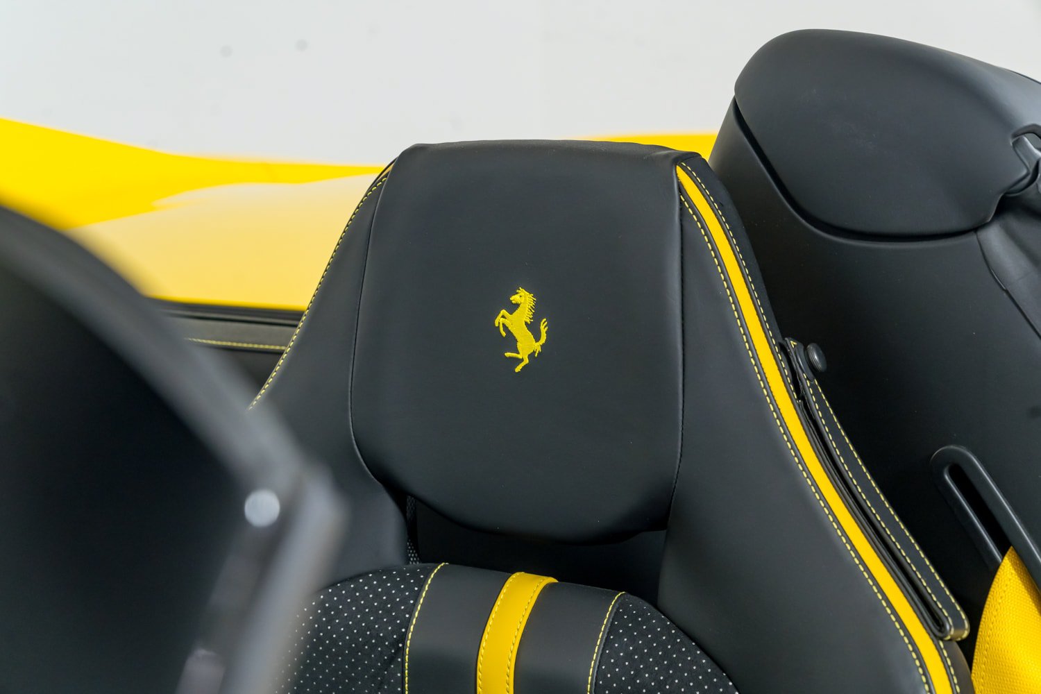 Used 2022 Ferrari F8 Tributo RWD image 35