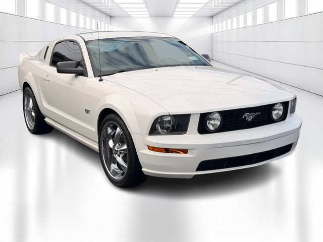 Used 2005 Ford Mustang GT RWD image 3