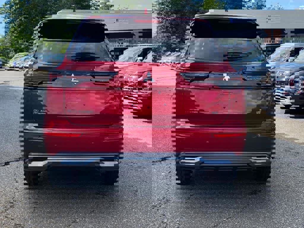 New 2025 Mitsubishi Outlander SE image 4