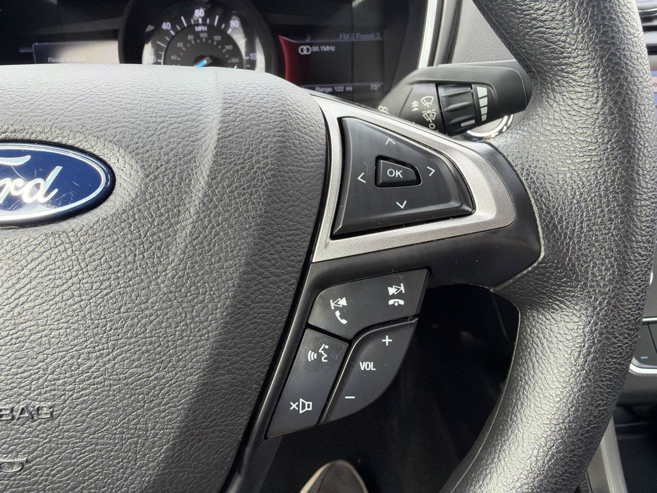 Used 2019 Ford Fusion SE FWD image 15