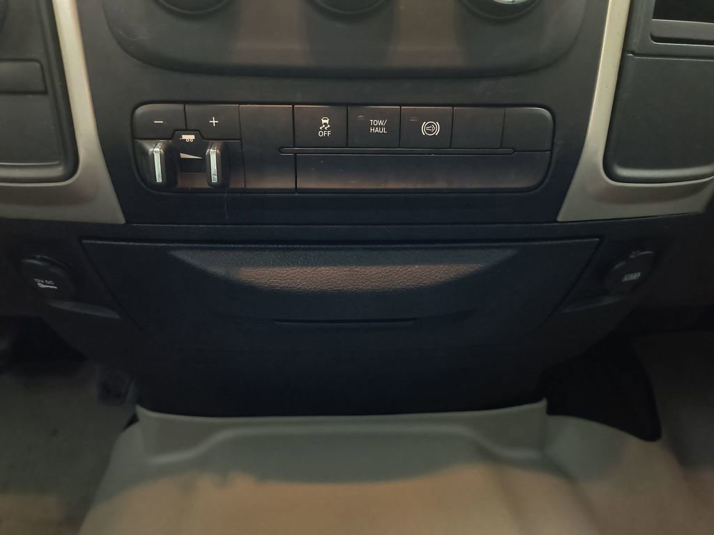 Used 2016 RAM 2500 SLT AWD/4WD image 13