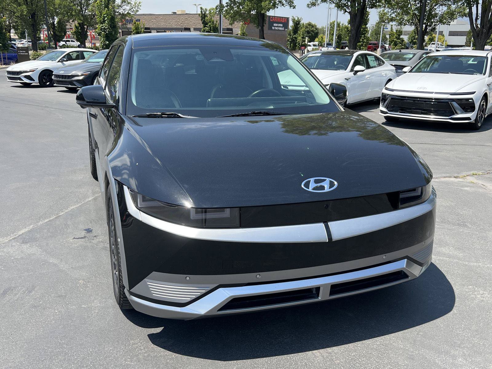 Used 2022 Hyundai Ioniq 5 Limited AWD/4WD image 4