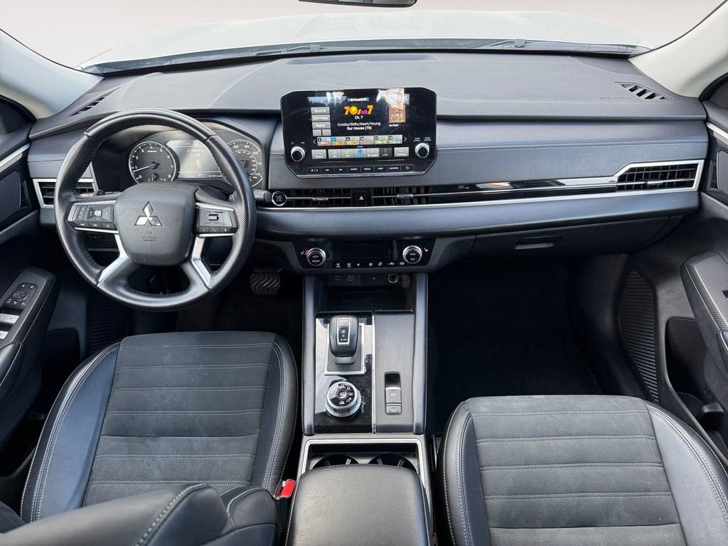Used 2024 Mitsubishi Outlander SE image 10