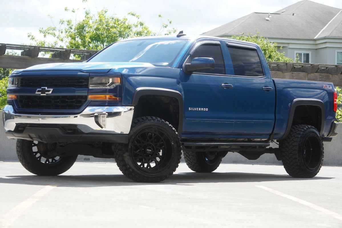 Used 2017 Chevrolet Silverado 1500 LT w/ All Star Edition AWD/4WD image 2