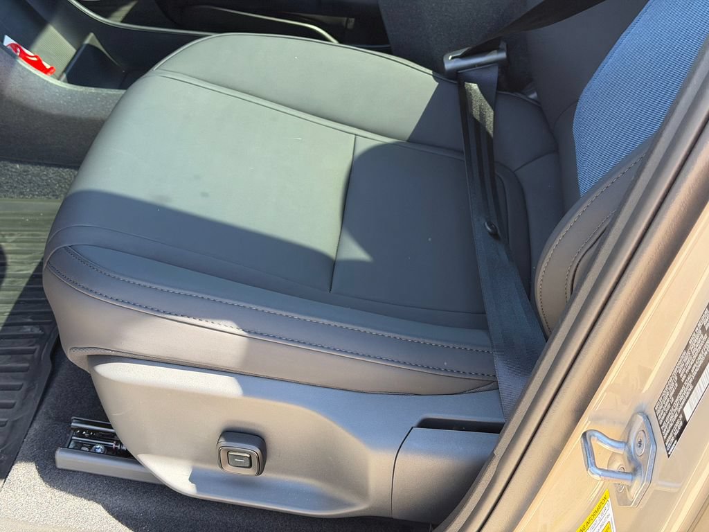 New 2026 Volvo EX30 Plus w/ Protection Package Premier AWD/4WD image 16