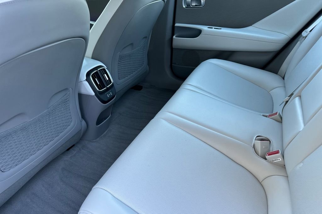 Used 2023 Hyundai Ioniq 6 SEL image 9