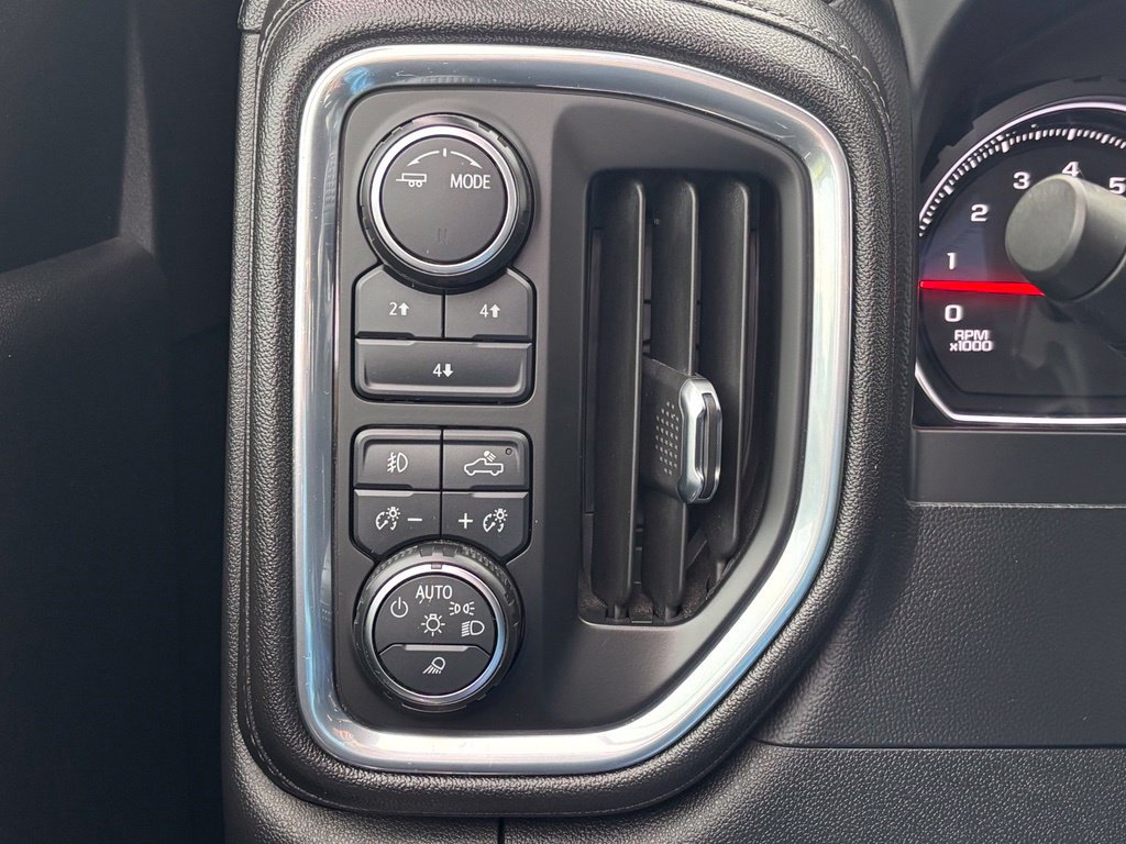 Used 2020 Chevrolet Silverado 2500 LT w/ True North Edition AWD/4WD image 28